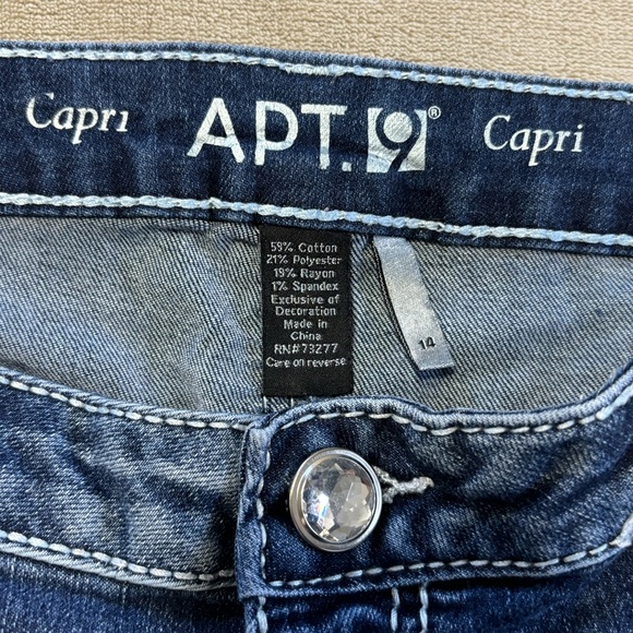 Apt. 9 Embroidered Flap Pocket Denim Capris - Picture 8 of 10